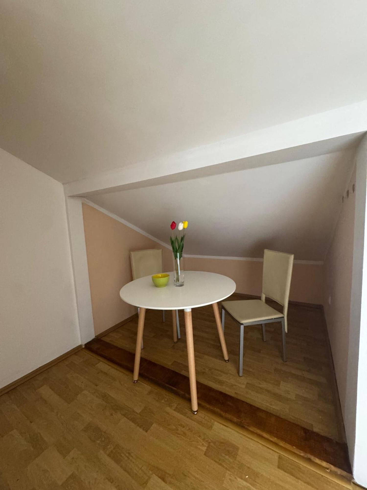 Astra Apartment *