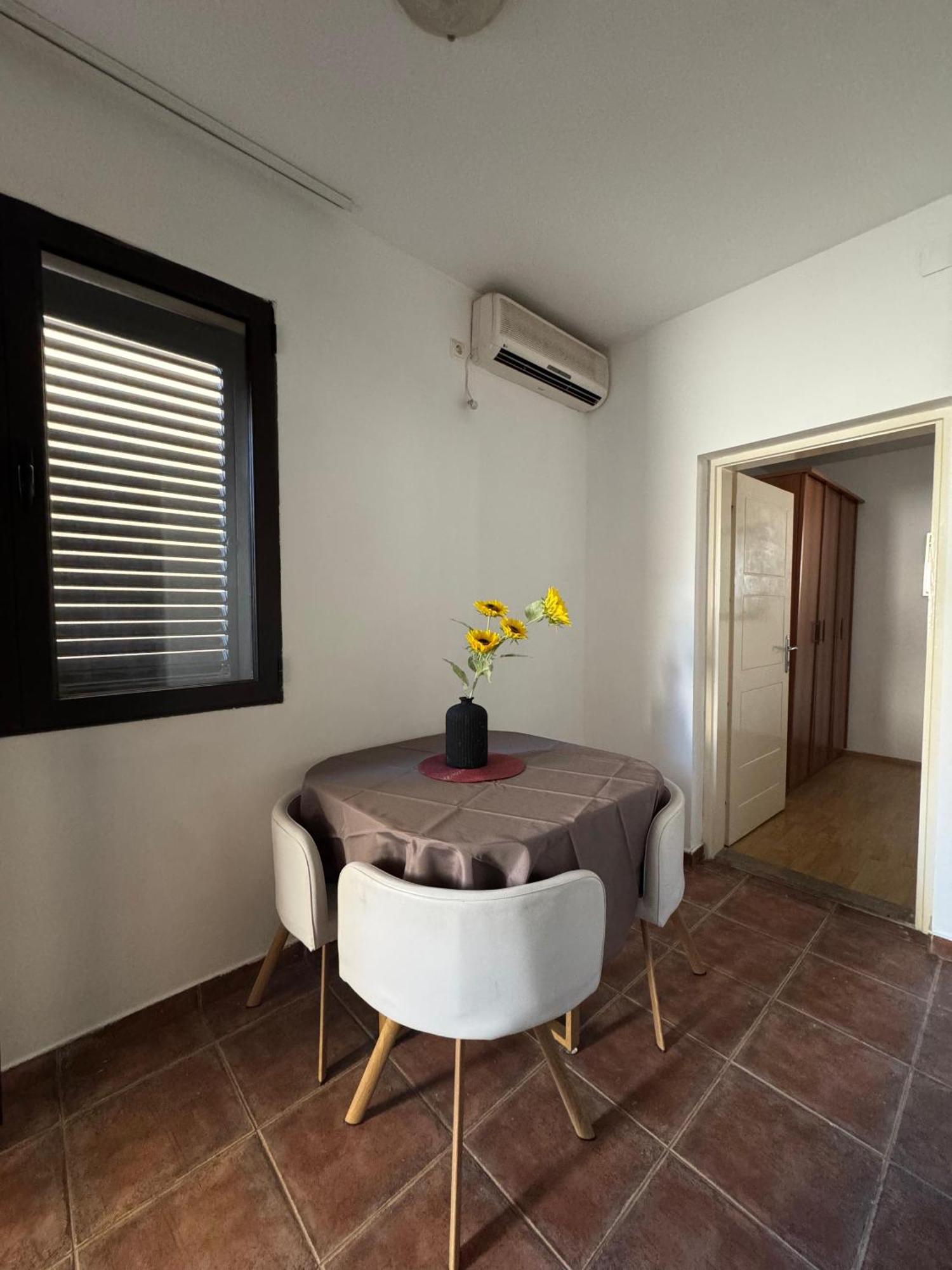 Astra Apartment *