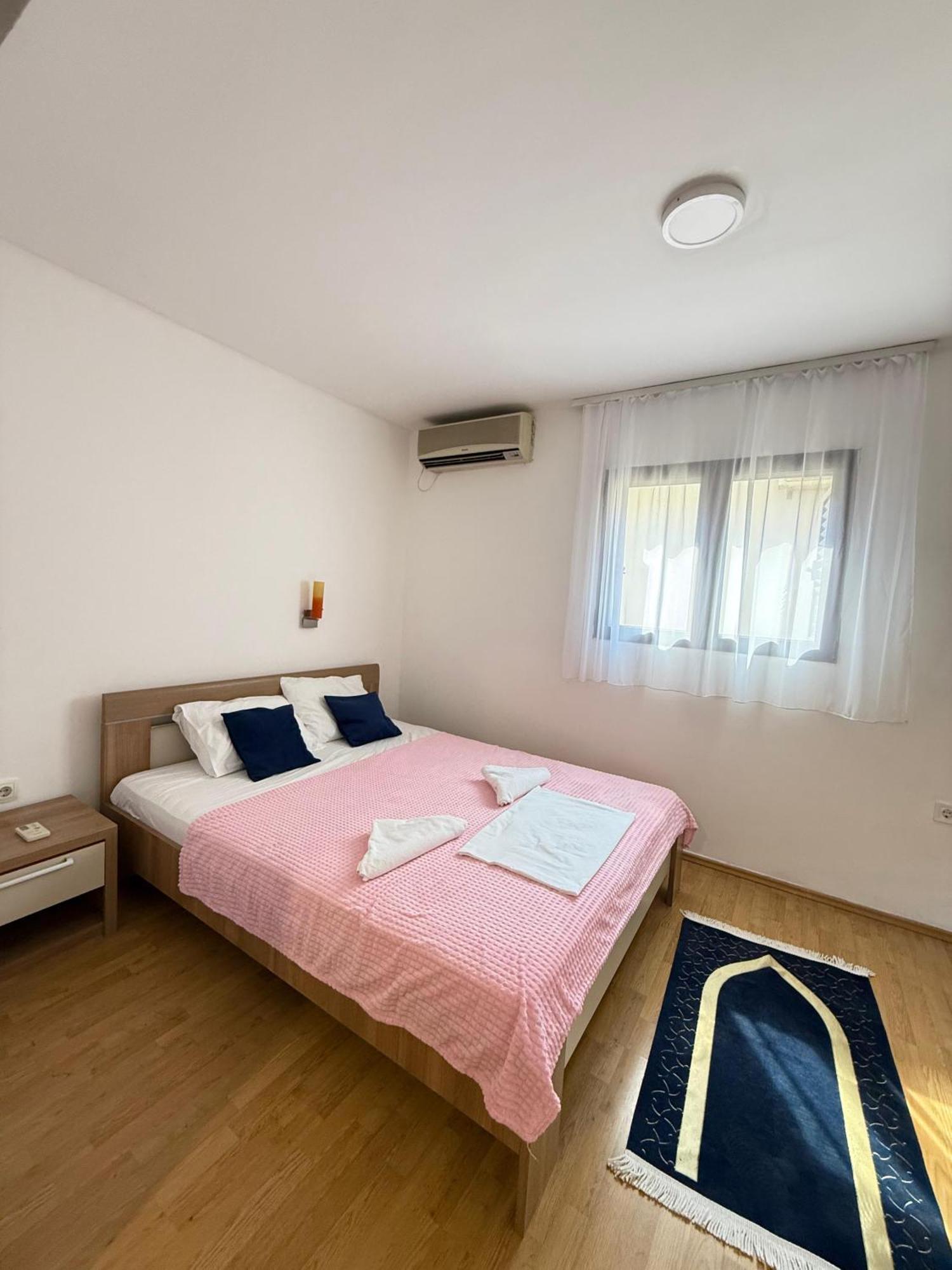 Astra Apartment *